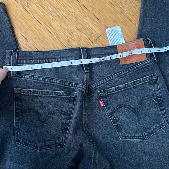 black wash levi’s - Picture 5 of 8